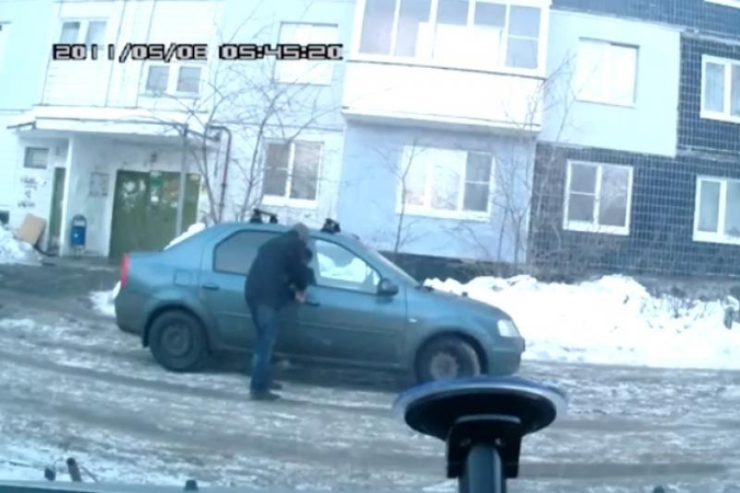 Kaip iš automobilio vagiami muzikos grotuvai? (video)