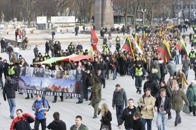 Su skustagalviais siejamo jaunimo eitynėms – žalia šviesa