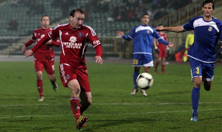 „Ekrano“ futbolininkai sužaistas rungtynes skaičiuoja šimtais