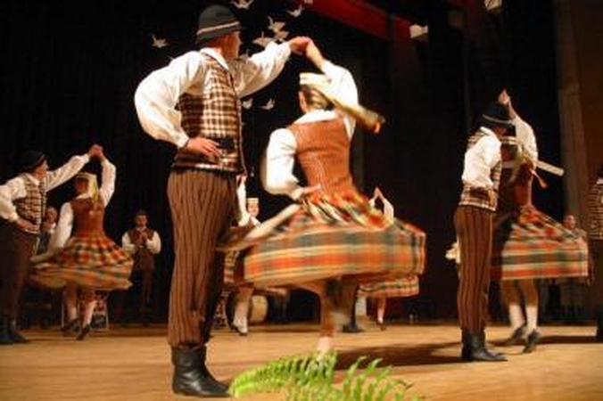 VDU šokių ansamblis „Žilvitis“ rengiasi 50-mečiui  