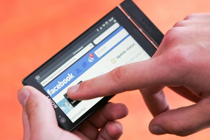„Facebook“ vykdoma politika žlugdo programėlių kūrėjus?