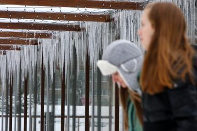 Varveklius ir susikaupusį sniegą turi pašalinti namų savininkai