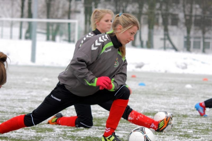 Lietuvos futbolo garbę pasaulyje gelbės moterų rinktinė