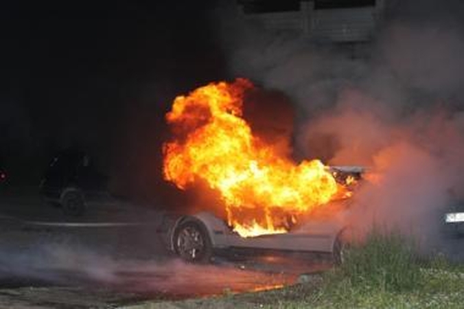 Kaune padegtas „Peugeot 405“