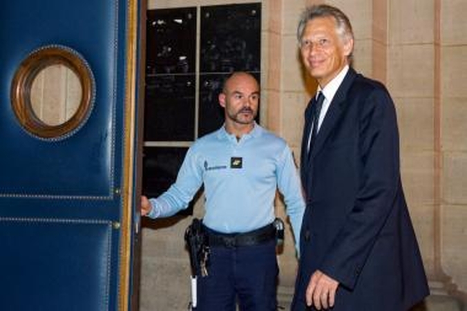 Prancūzijos amžiaus teismas: D.Villepinas išteisintas šmeižto byloje prieš N.Sarkozy