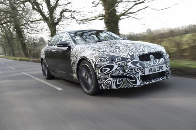“Jaguar” parodė naująjį XF modelį