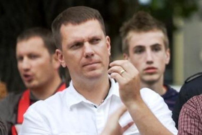 Pasipiktinę tėvai teismui apskundė V.Milėną