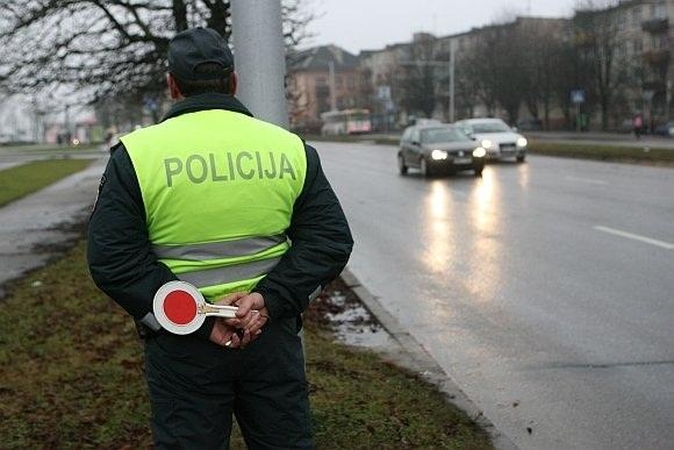 Per ateinančius laisvadienius policija stiprins patruliavimą
