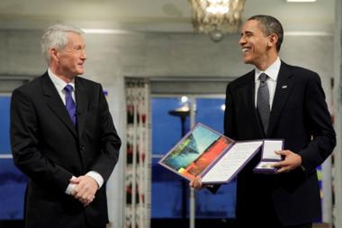 Priimdamas Nobelio taikos premiją B.Obama gynė karą