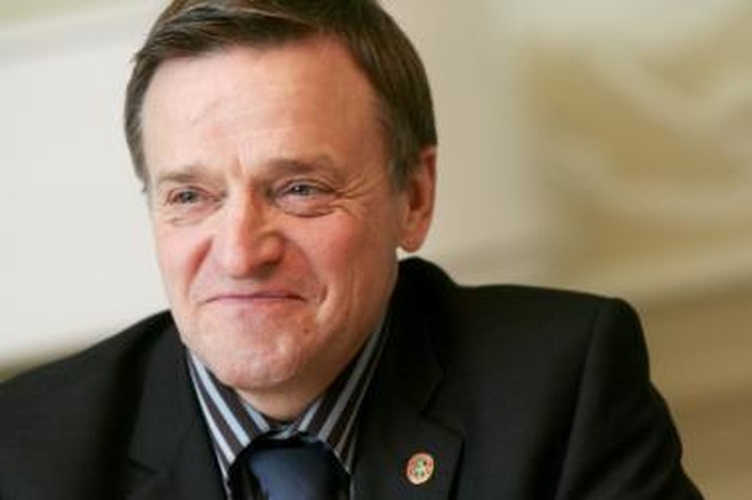 R.Vilkaitis įteikė atsistatydinimo pareiškimą (papildyta 14.25 val.)