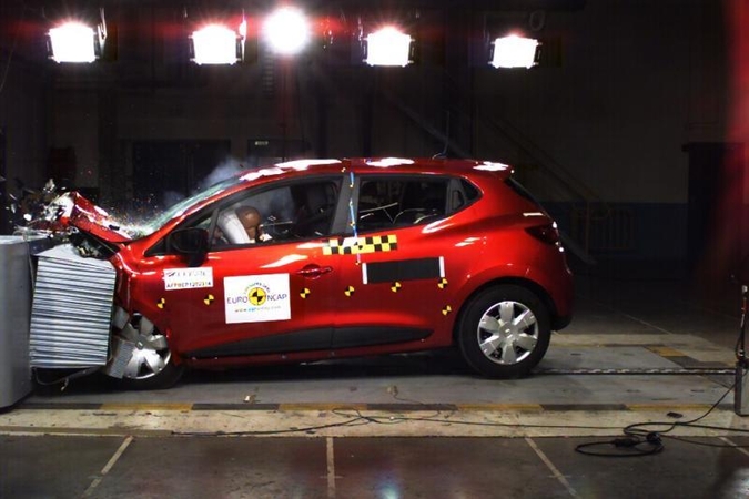 Naujasis „Clio“ įvertintas penkiomis žvaigždutėmis