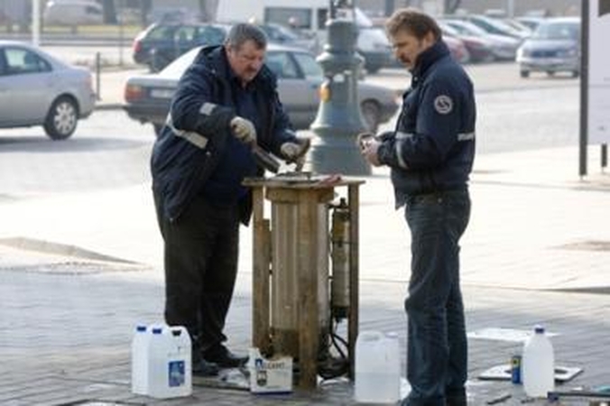 Gedimino prospekto užkardai ruošiami naujam sezonui