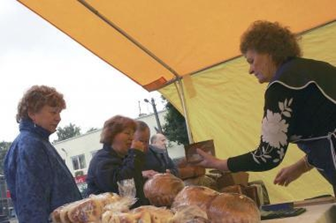 Mobilieji ūkininkų turgeliai laukia pirkėjų (prekybos laikas ir vieta)