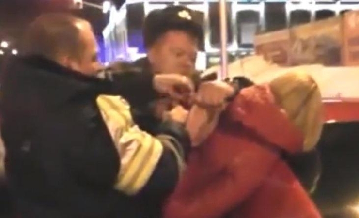 Girta mama su sūneliu: šokiruojanti kova (tam pakako 0,621 promilės)