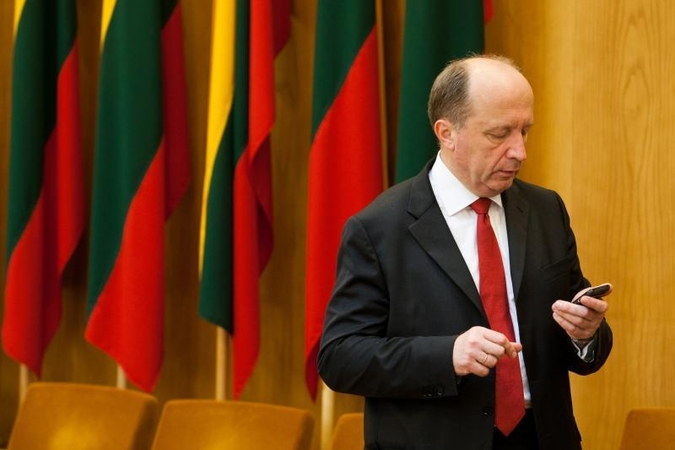 A.Kubilius su Trišale taryba aptars minimalios algos didinimo problemą