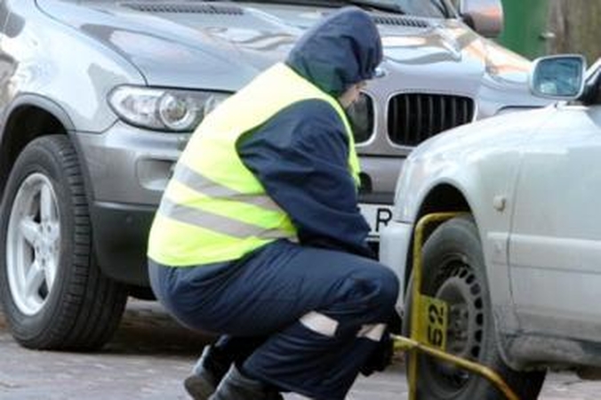 Nuo kitų metų automobilių ratai nebebus blokuojami