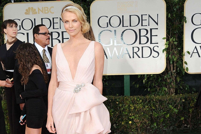 Charlize Theron nusifilmavo sekso įrašo parodijoje
