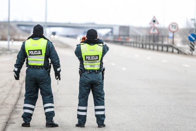 Smurtas šeimoje: kris pirmosios policininkų galvos? 