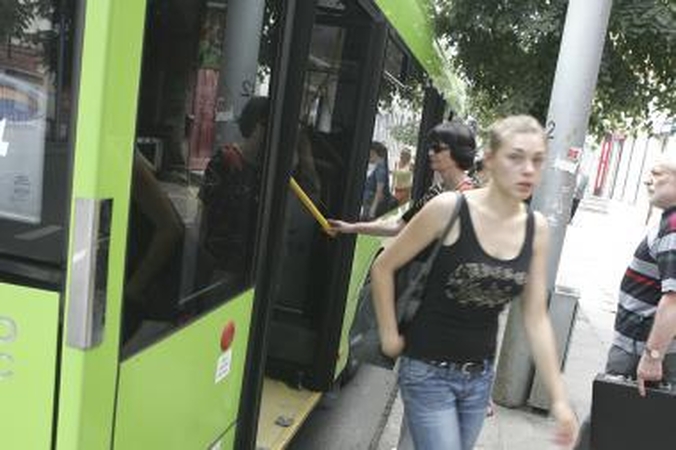 Troleibuso vairuotoja - įžūli ir pikta