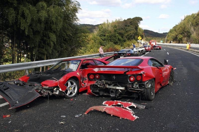 Brangiausia avarija pasaulyje: susidūrė 8 „Ferrariai“