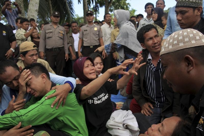 Indonezijoje sudužus lėktuvui žuvo visi juo skridę 18 žmonių