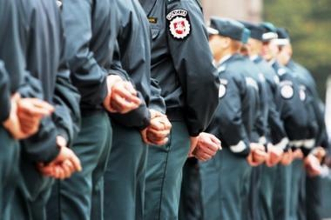 Policija žada masiškai patruliuoti gatvėse