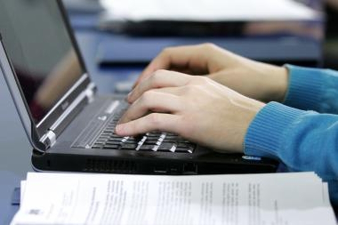 Abiturientai sės laikyti informacinių technologijų egzamino