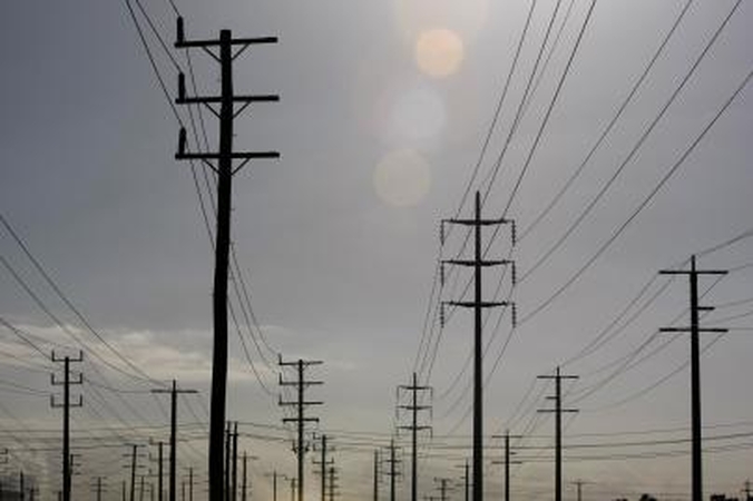 Rytų Lietuvoje be elektros - 5 tūkst., Vakarų - 8 tūkst. vartotojų