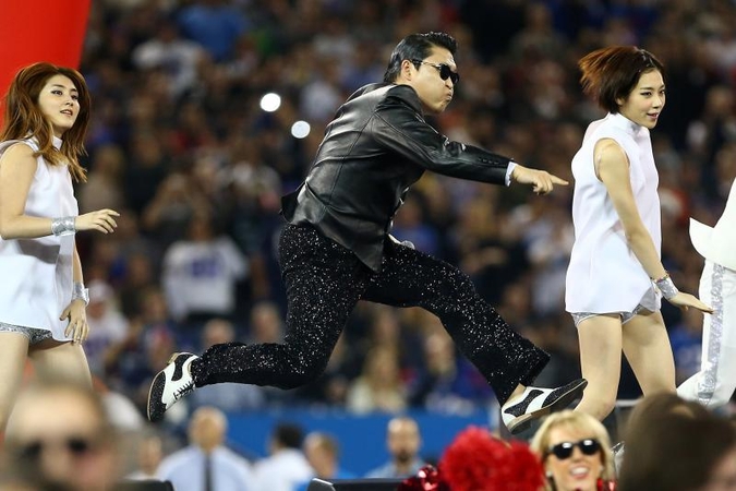 „Gangnam Style“ vaizdo klipas artėja prie milijardo peržiūrų ribos 