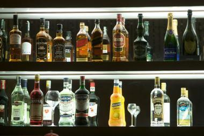 Socialdemokratai piktinasi valdančiųjų nenoru mažinti alkoholio akcizą
