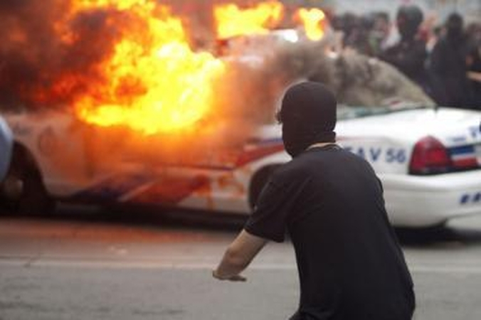 Protesto prieš G-20 demonstraciją užtemdė smurtas, areštuota 130 žmonių