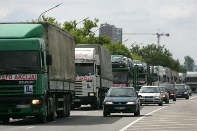 Vežėjai priversti laukti Rusijos pasienyje