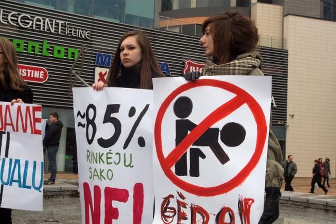 Proteste prieš gėjų eitynes - radikalūs šūkiai (papildyta)