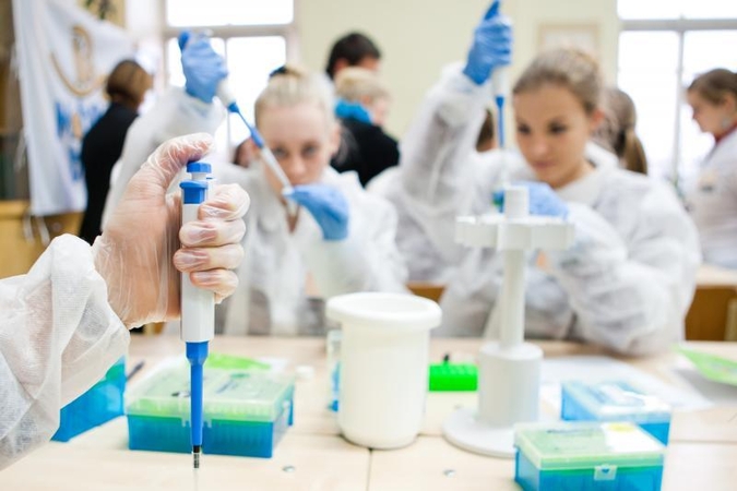 Profesorius: gaila, kad universitetuose paskaitas skaito ir 80-mečiai