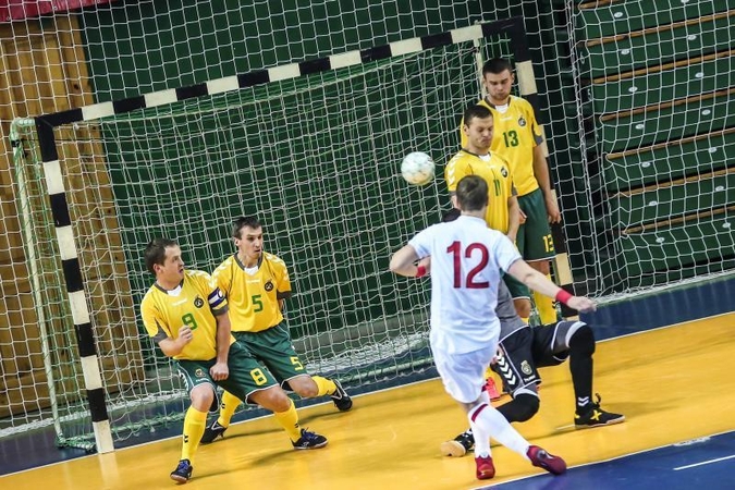 Po atkaklios kovos Lietuvos salės futbolo rinktinė nusileido anglams