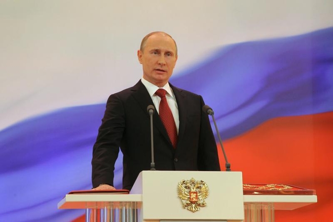 V.Putinas pasišaipė iš opozicijos kritikos dėl skrydžio su gervėmis