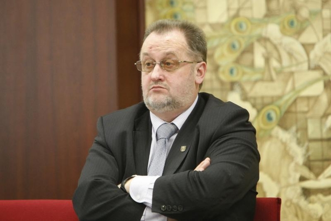 Teismas: KU rektorius V.Laurėnas įsivėlė į interesų konfliktą