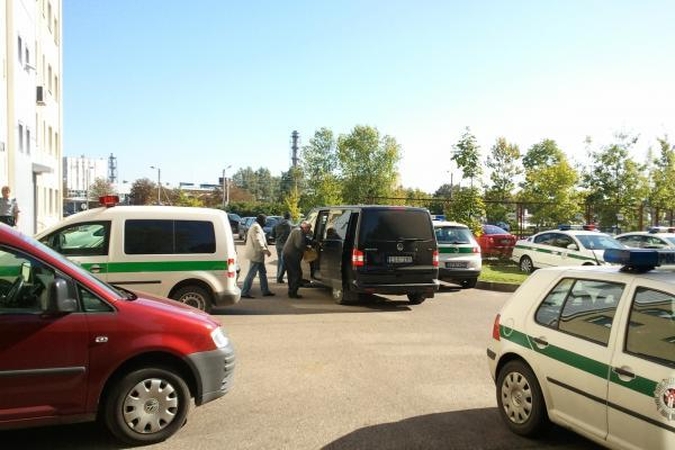 Reikalaujama keisti D.Kedžio dukters susitikimų su motina vietą   