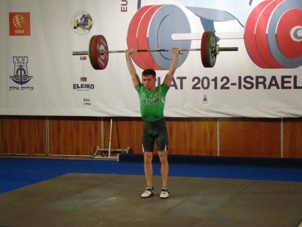 Europos jaunimo sunkiosios atletikos čempionate - pirmieji medaliai