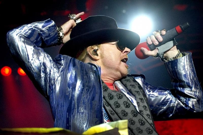 „Guns N'Roses“ žvaigždė Axlas Rose'as susižeidė koją (foto)