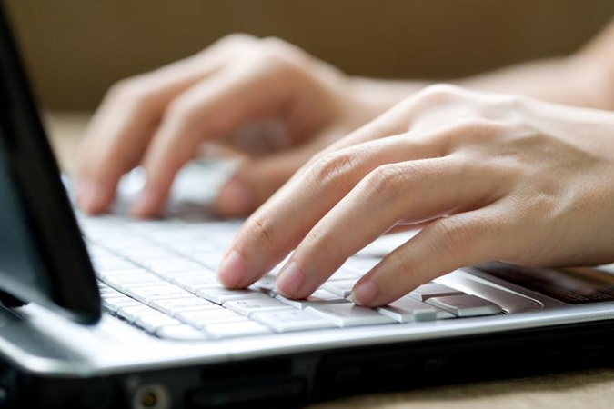 Interneto maniakė šantažuoja prieš 30 m. dingusios mergaitės šeimą
