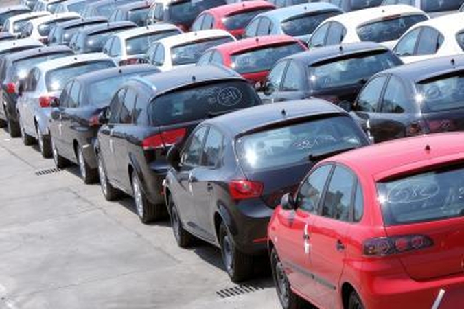 Automobilių salonai latvių nedomina