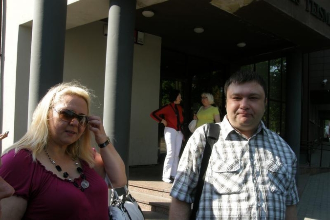 Atlikėjas E. Ostapenka su buvusia mylimąja susitiko teisme