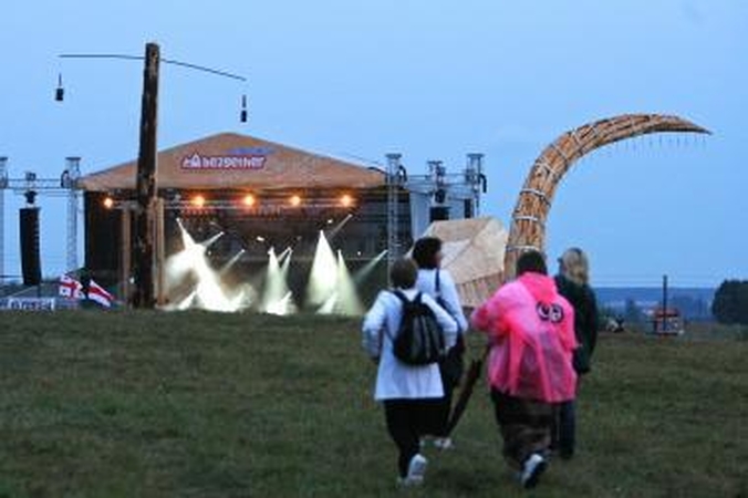 „Be2gether“: Norviliškėse jau montuojamos scenos