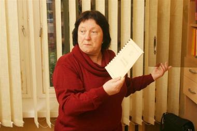 Auklėtojoms grasina finansiniu bizūnu