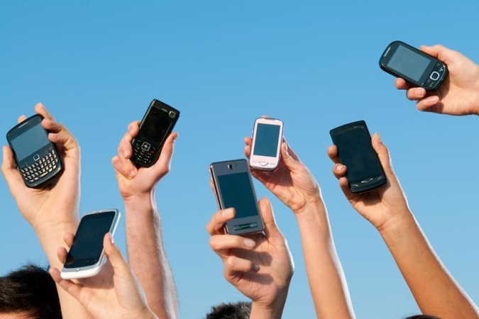 Priklausomybė nuo išmaniųjų telefonų vis didėja