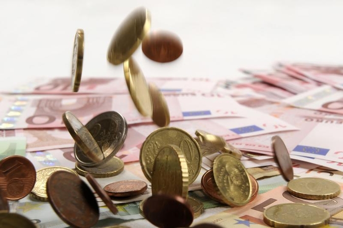 Euro kritimą dar labiau spartina Italijos problemos