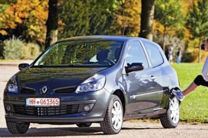"Renault" išmoko gaminti automobilius?