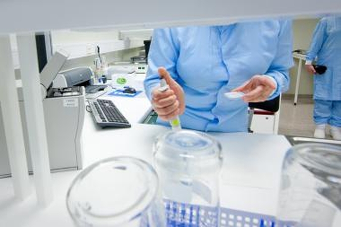 Pramonės įmonių apklausa: produkcijos paklausa per maža