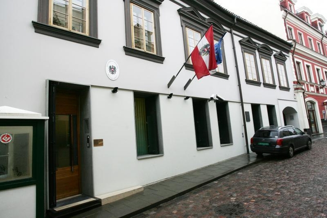 Prie Austrijos ambasados rengiama protesto akcija